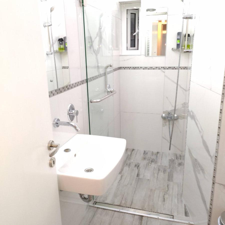 Promenade Apartment With Sea View Солун Екстериор снимка