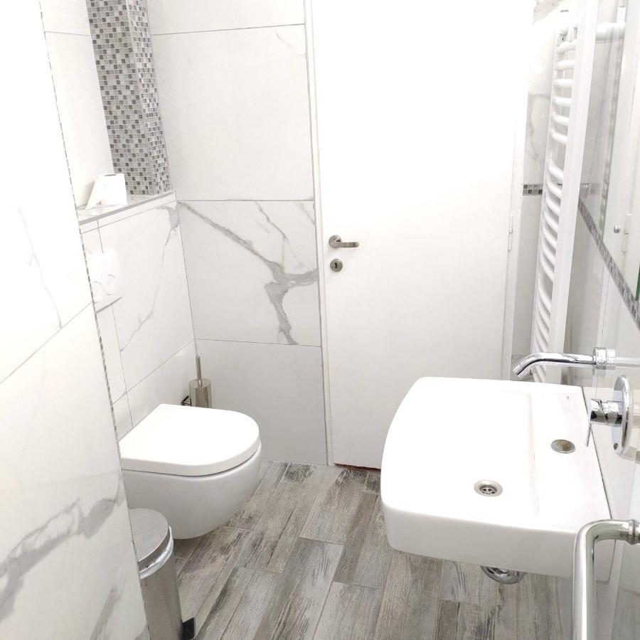 Promenade Apartment With Sea View Солун Екстериор снимка