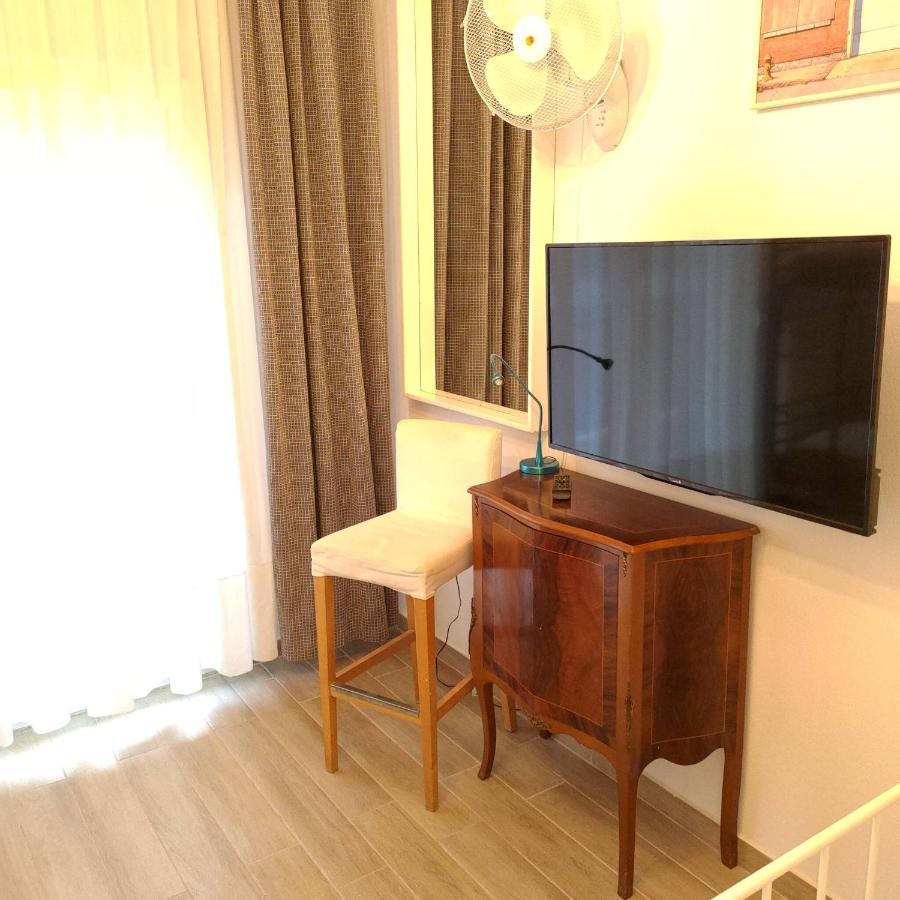 Promenade Apartment With Sea View Солун Екстериор снимка